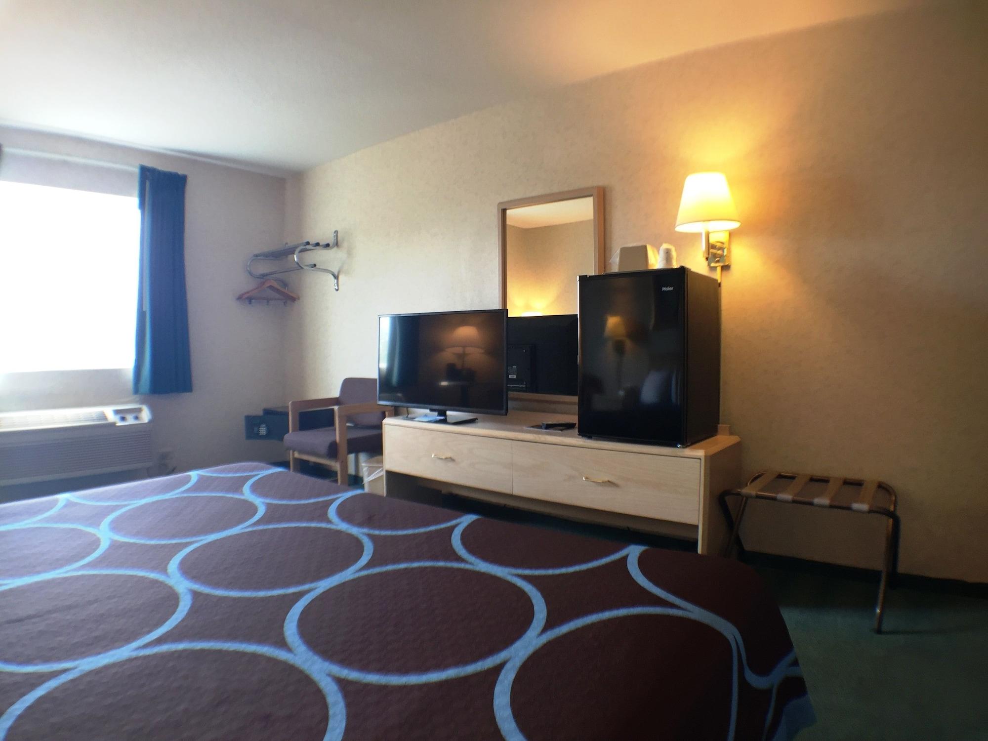 ซูเปอร์ 8 บาย วินด์แฮม แคนันไดกัว Hotel คานานไดกัว ภายนอก รูปภาพ