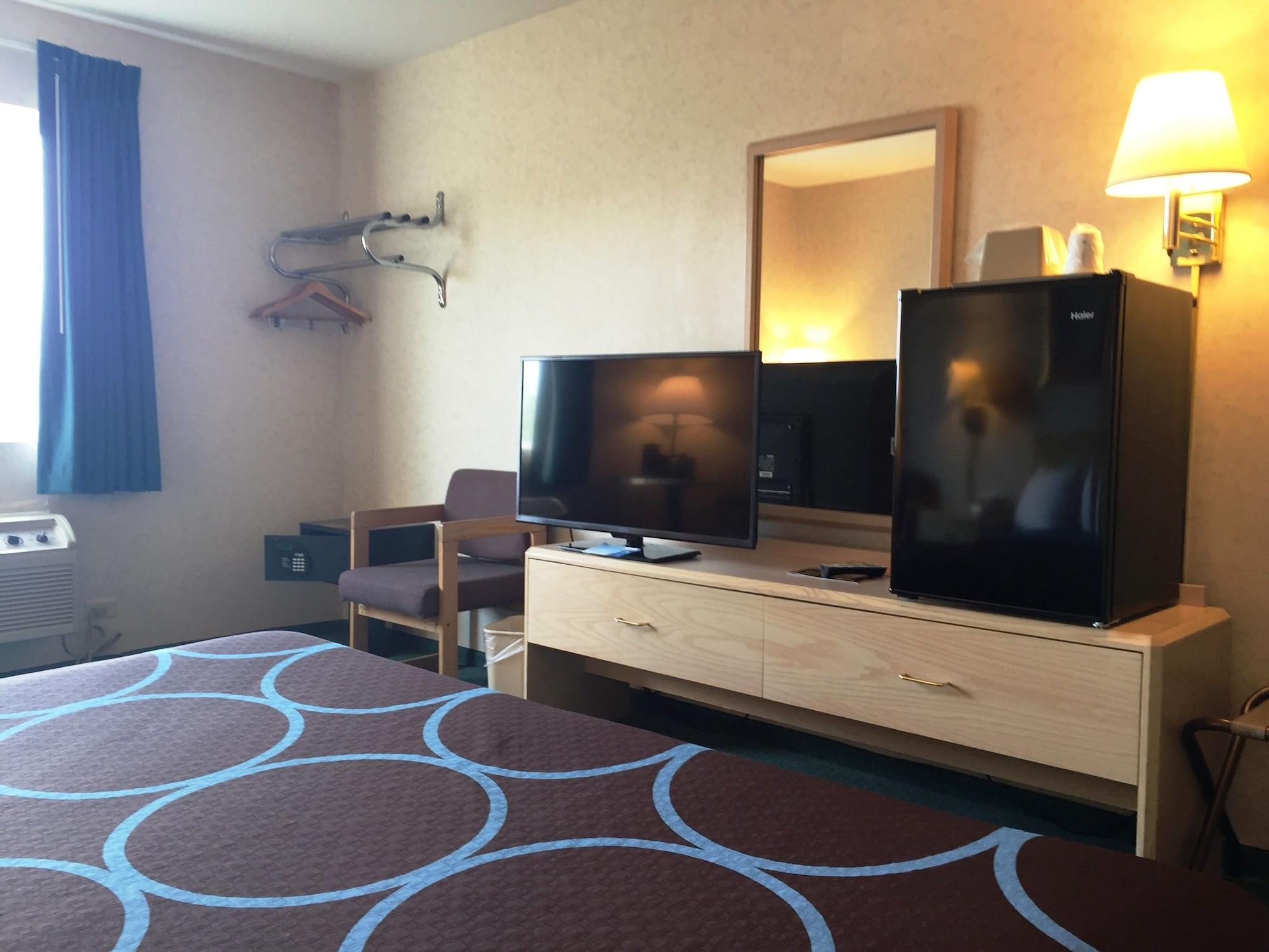 ซูเปอร์ 8 บาย วินด์แฮม แคนันไดกัว Hotel คานานไดกัว ภายนอก รูปภาพ