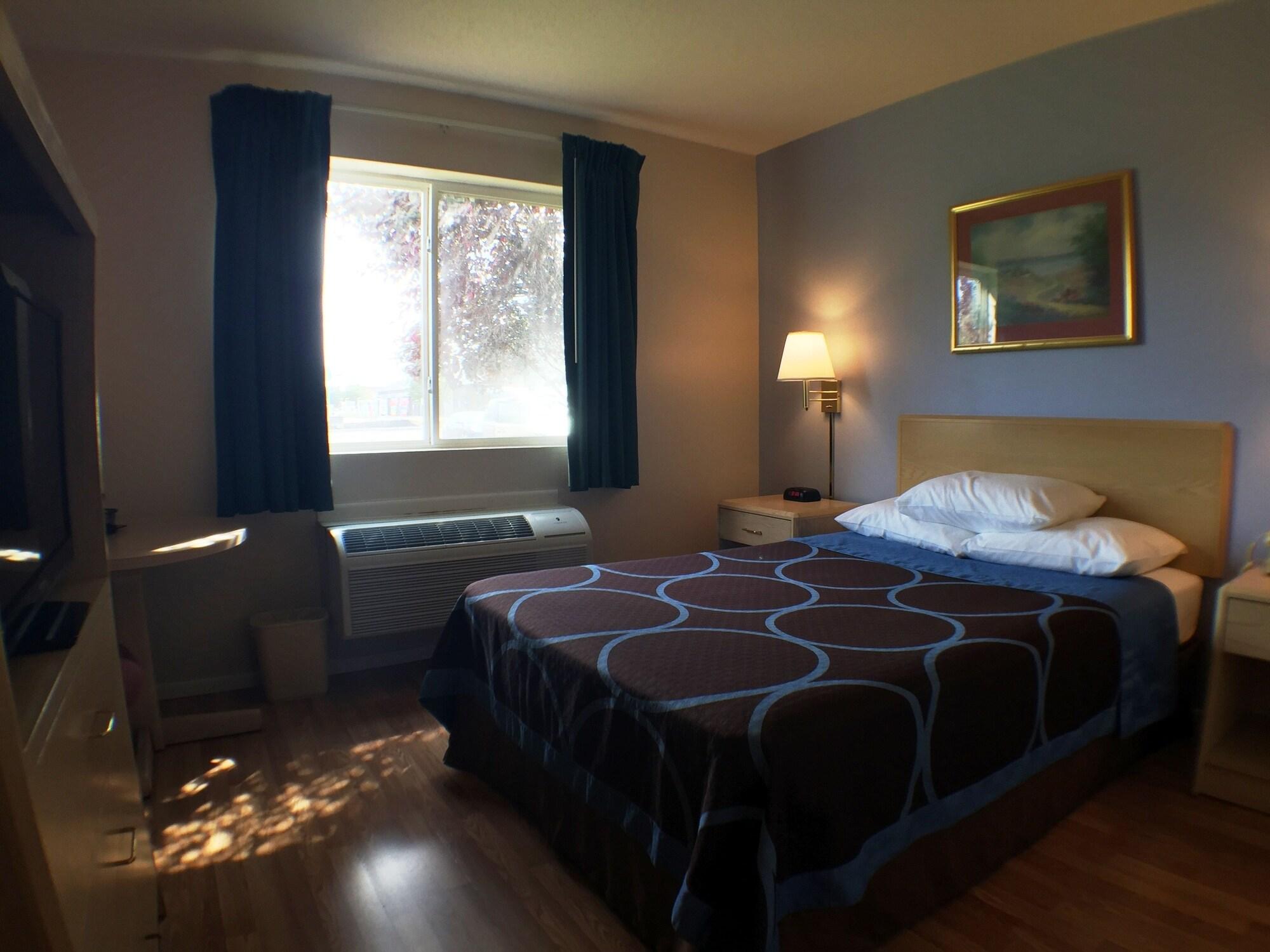 ซูเปอร์ 8 บาย วินด์แฮม แคนันไดกัว Hotel คานานไดกัว ภายนอก รูปภาพ