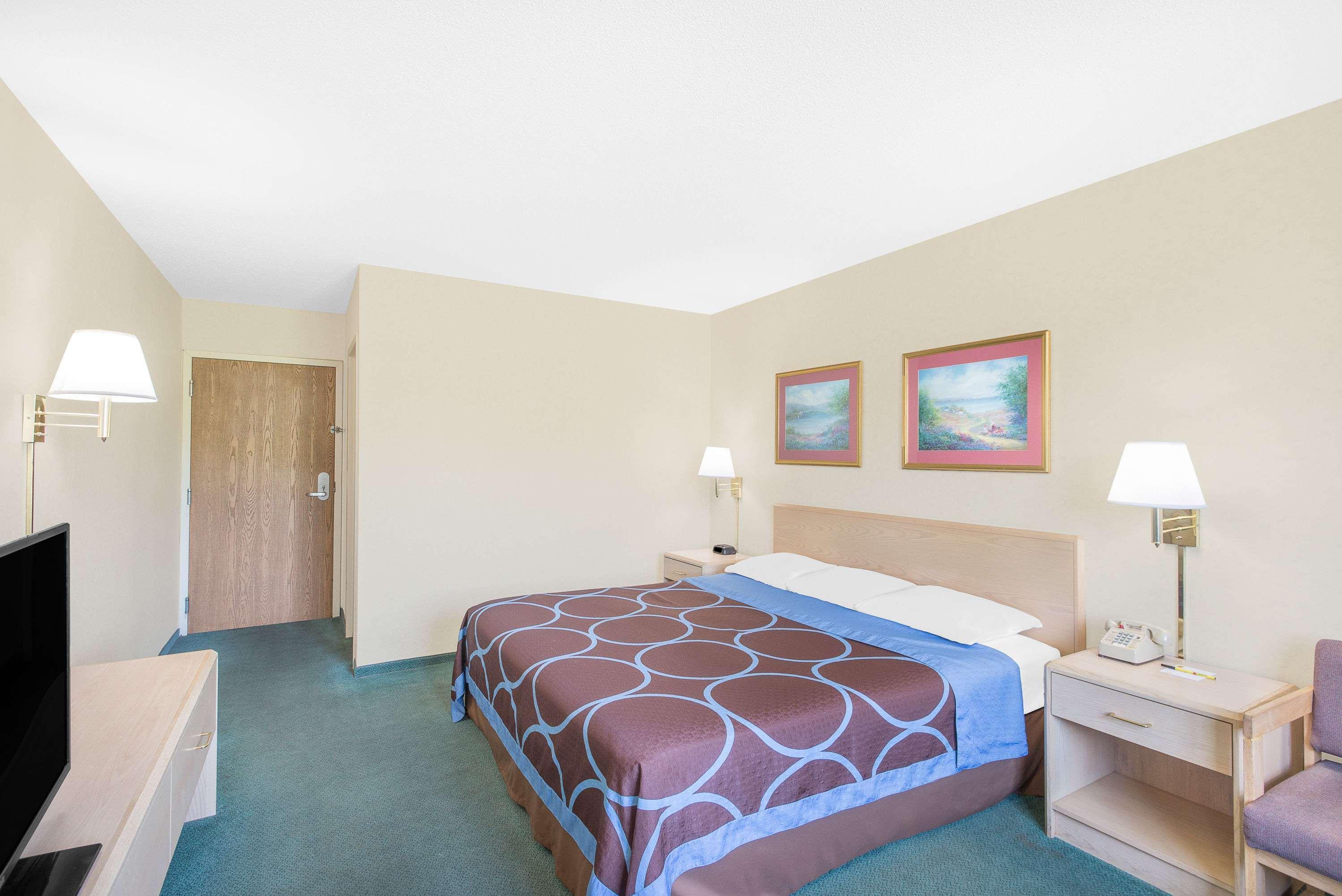 ซูเปอร์ 8 บาย วินด์แฮม แคนันไดกัว Hotel คานานไดกัว ภายนอก รูปภาพ