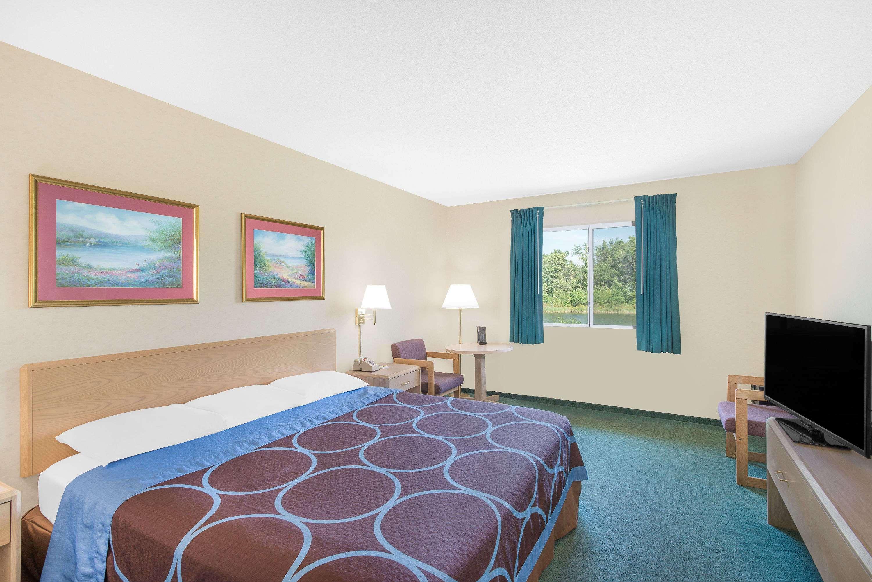 ซูเปอร์ 8 บาย วินด์แฮม แคนันไดกัว Hotel คานานไดกัว ภายนอก รูปภาพ